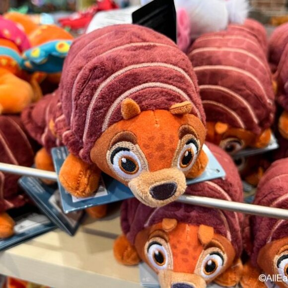 2022 Disney Parks Tuk Tuk Raya & The Last Dragon Magnetic Shoulder Plush New - Picture 1 of 3